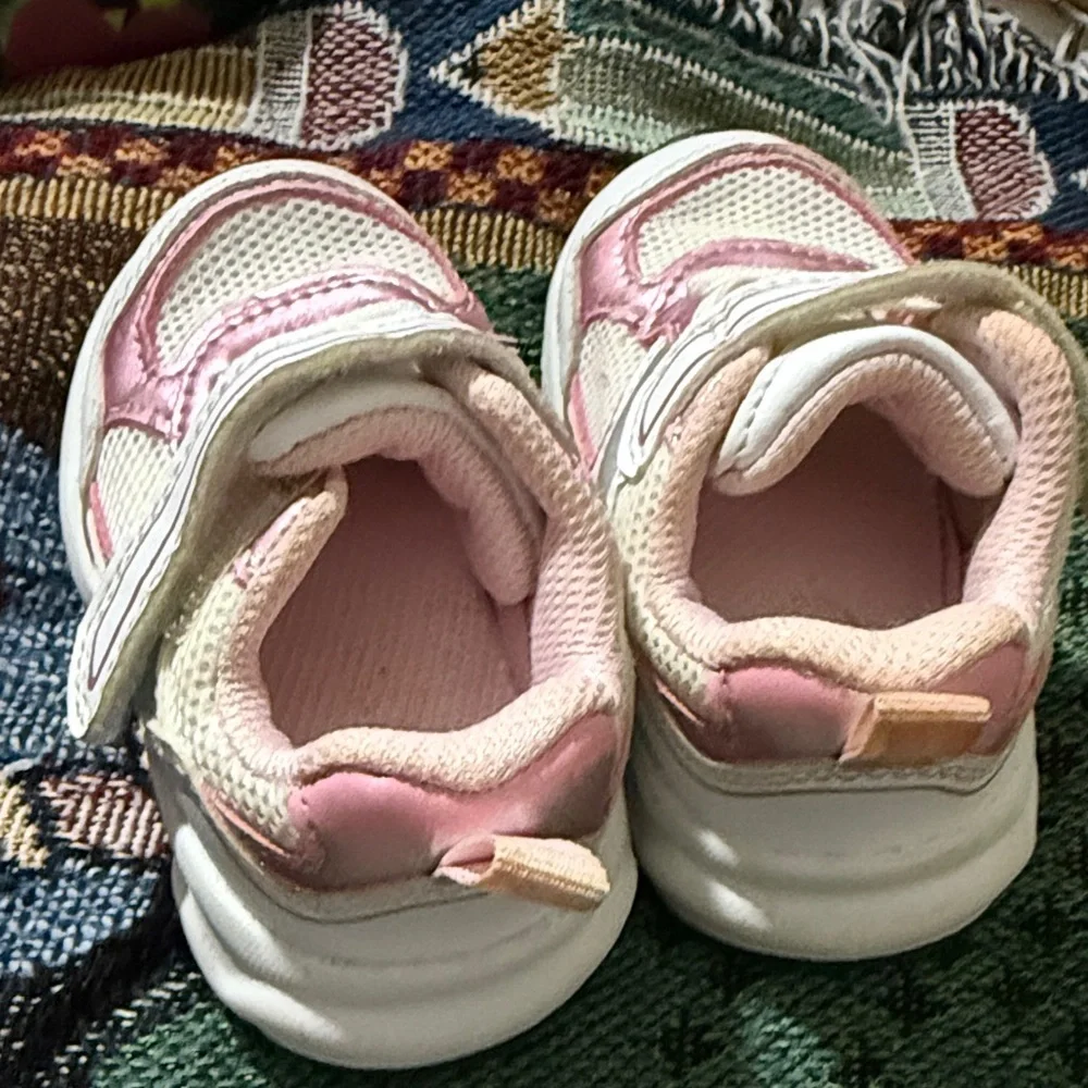 Wonder Nation Pink and White Kids' Sneakers - Picture 3 of 5